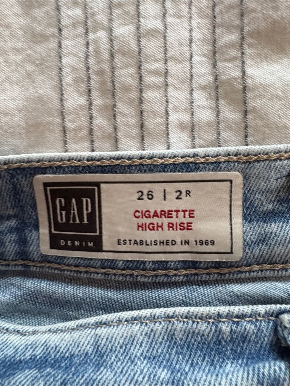 GAP Light Blue Ripped Cigarette High Rise Jeans - Picture 2 of 5